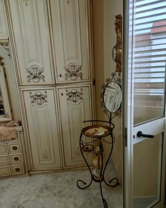 Camere arredate uso transitorio con posto auto