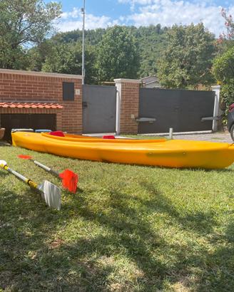 Kayak biposto con remi
