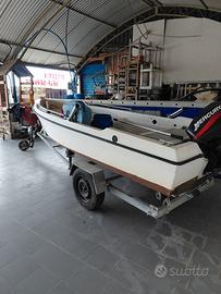 Barca a motore