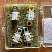 Stock 4 transistor RF di potenza UHF