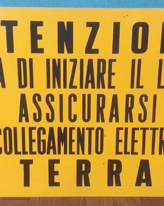 Cartello collegamento elettrico a terra