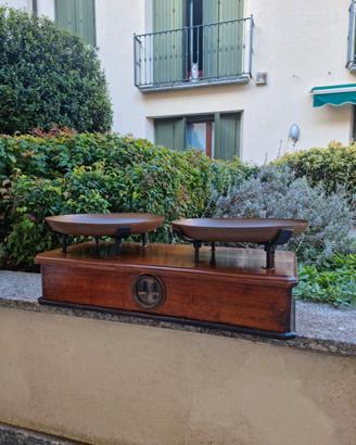 Bilancia Antica da Banco in Noce Massello