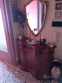 Mobile da ingresso con specchio