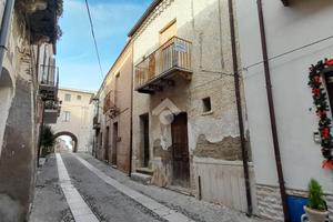 MONOLOCALE A URURI