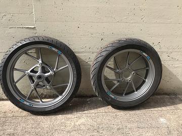 Cerchi e dischi BMW R1200GS LC  13/18