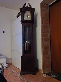 orologio a pendolo da terra