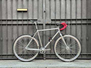 Biciclettaa scatto fisso + freni a pattino