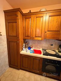 Cucina classica in legno