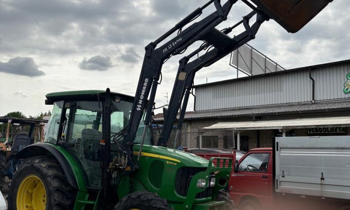 John Deere 5070M
