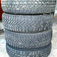 Pneumatici neve Pirelli M+S con cerchi 155/65 R13