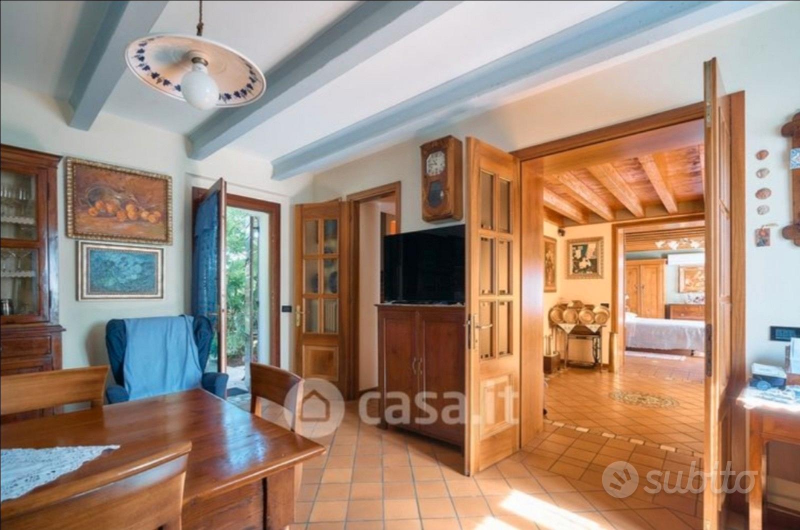Villa indipendente in zona Cosniga - Vista 4