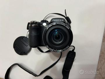 Fujifilm Finepix S4000 + Custodia