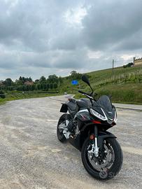 Aprilia tuono factory 660