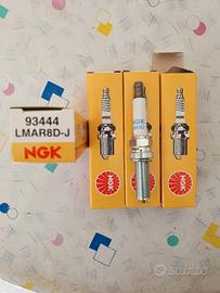 Candele NGK    LMAR8D-J