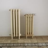 Termosifoni antichi in ghisa con piedini