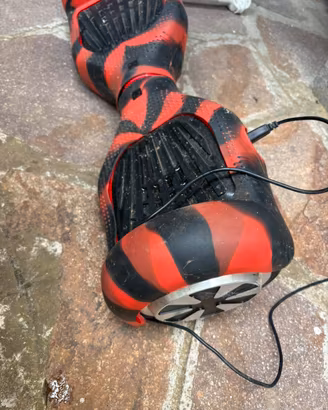 Hoverboard rosso con cover