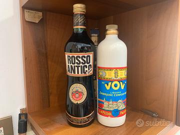 2 Bottiglie di liquore una di vov e rossoantico