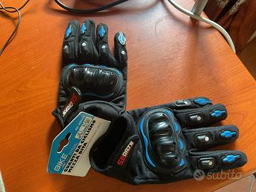 Guanti nuovi sport con protezioni