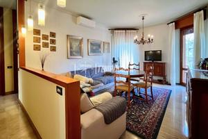 AMPIO QUADRILOCALE CON BALCONE PERIMETRALE, CANTIN