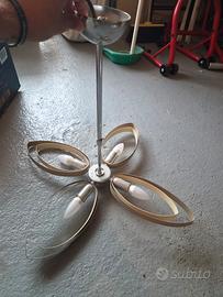 Lampadario a sospensione con diffusori a petalo