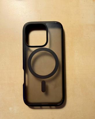 Cover custodia iPhone 16 Pro Spigen