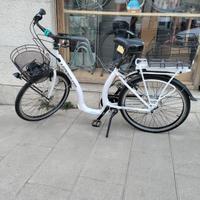e city bike taglia m mai usata, con soli 20KM