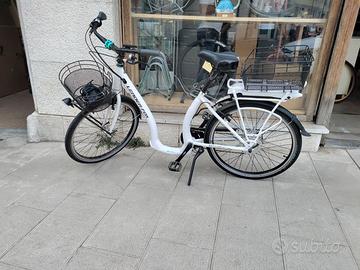 e city bike taglia m mai usata, con soli 20KM