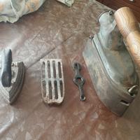 Ferro da stiro a carbone antico completo