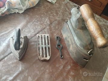 Ferro da stiro a carbone antico completo