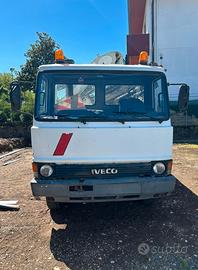 Iveco 95 con gru pm 6523 lc - macchina operatrice