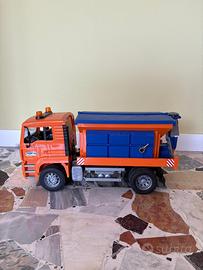 Camion Spargisale Bruder