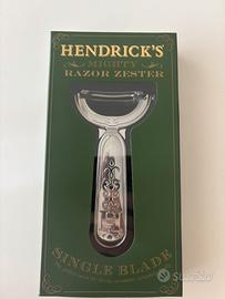 Hendrick's Razor, pelatutto