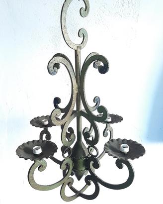 Lampadario in ferro battuto