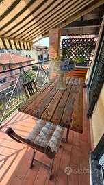 Tavolo stile industrial in legno