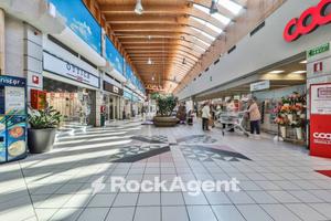 OTTIME VETRINE NEL CENTRO COMMERCIALE CON PIÙ FATT