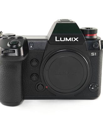 PANASONIC S1 881 Scatti