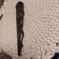 Antica pipa in legno di arte africana