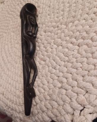 Antica pipa in legno di arte africana