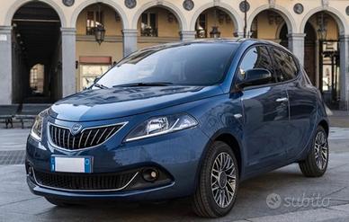 Lancia Ypsilon 1.0 FireFly 5 porte S&S Hybrid Gold