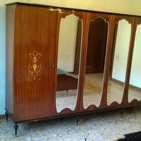 Elegante armadio vintage