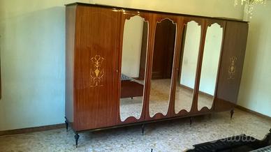 Elegante armadio vintage