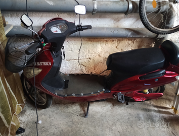 Disponibile poco usata