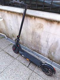 Monopattino elettrico Vivo