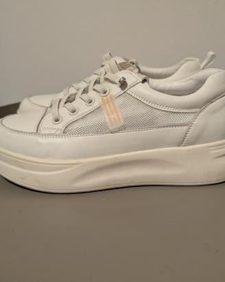 Sneakers leggere donna, tipo slip-on (36)