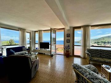 Villa di 160 m² con più di 5 locali e box auto a R