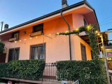 Casa indipendente di 180 m² con 4 locali e box aut