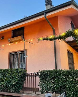 Casa indipendente di 180 m² con 4 locali e box aut