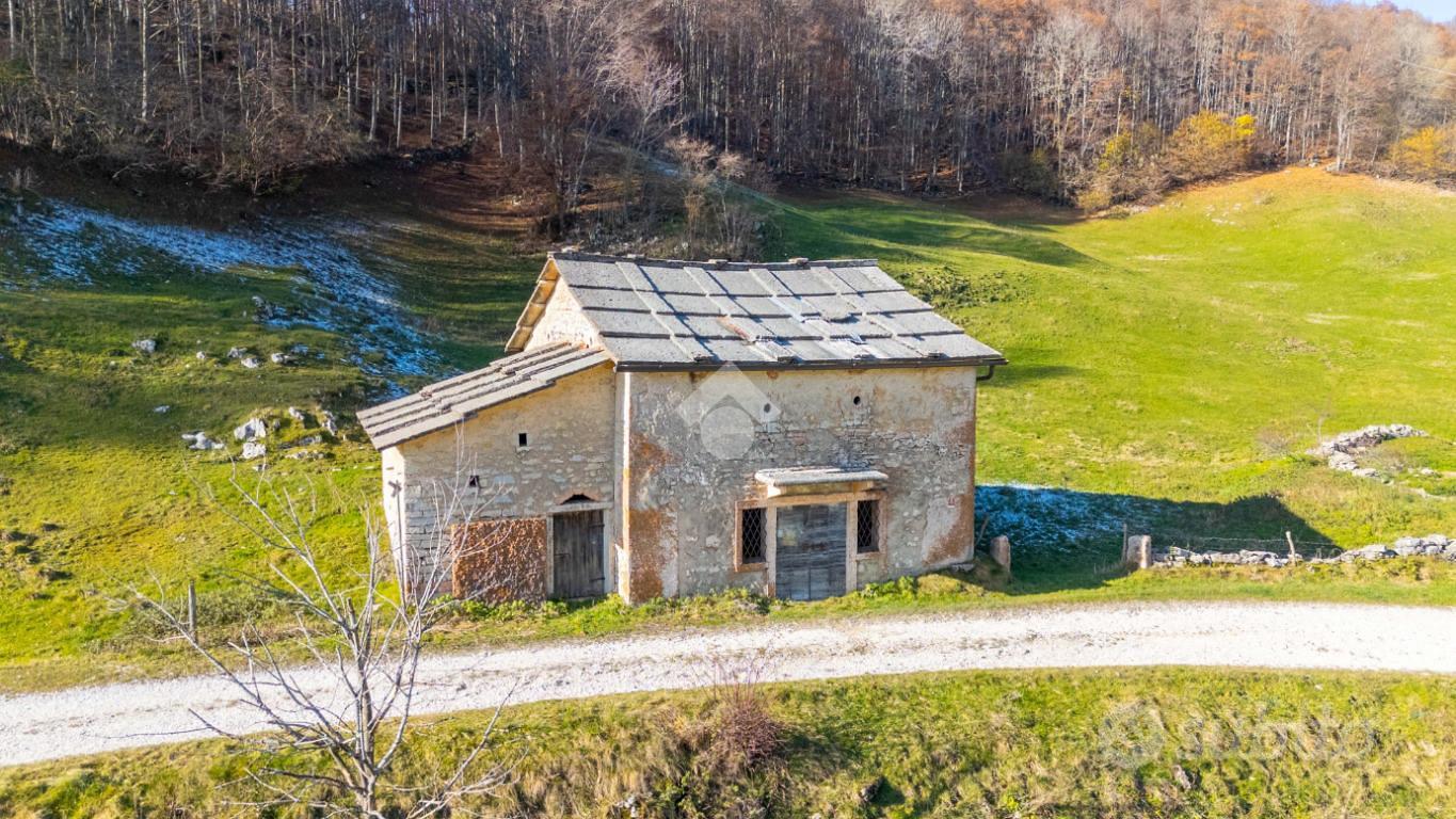 RUSTICO A BOSCO CHIESANUOVA - Vista 3
