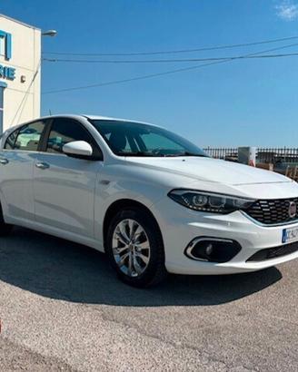 Fiat Tipo 1.6 Mjt ( AUTO CON TESTATA DA FARE )