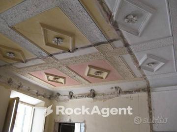 CASA SIGNORILE D'EPOCA DA RISTRUTTURARE